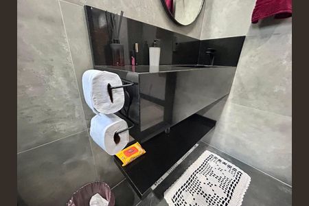 Casa à venda com 325m², 2 quartos e 2 vagasBanheiro 2