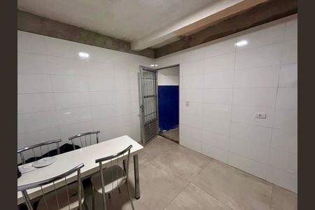 Casa à venda com 325m², 2 quartos e 2 vagasCozinha 2