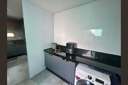 Casa à venda com 325m², 2 quartos e 2 vagasÁrea de Serviço