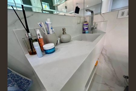 Casa à venda com 325m², 2 quartos e 2 vagasBanheiro da Suíte 2