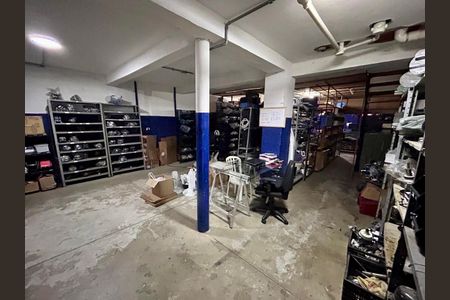 Casa à venda com 325m², 2 quartos e 2 vagasEspaço Salão