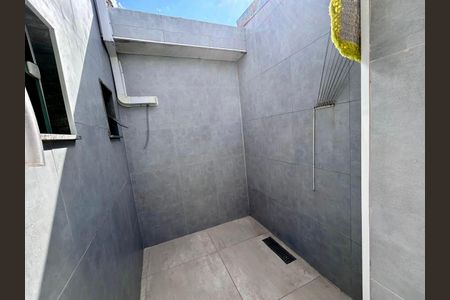 Casa à venda com 325m², 2 quartos e 2 vagasEspaço livre Suíte 1