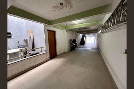 Casa à venda com 325m², 2 quartos e 2 vagasGaragem