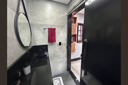 Casa à venda com 325m², 2 quartos e 2 vagasBanheiro 2