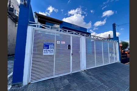 Casa à venda com 325m², 2 quartos e 2 vagasPlaca