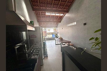 Casa à venda com 325m², 2 quartos e 2 vagasChurrasqueira