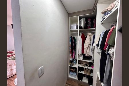 Casa à venda com 325m², 2 quartos e 2 vagasCloset