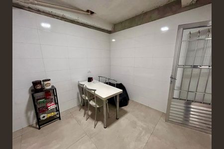 Casa à venda com 325m², 2 quartos e 2 vagasCozinha 2