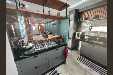 Casa à venda com 325m², 2 quartos e 2 vagasCozinha