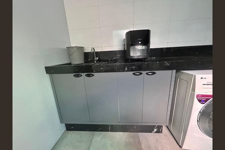 Casa à venda com 325m², 2 quartos e 2 vagasÁrea de Serviço