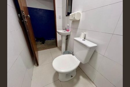 Casa à venda com 325m², 2 quartos e 2 vagasBanheiro 3