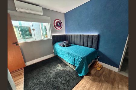 Casa à venda com 325m², 2 quartos e 2 vagasSuíte 2