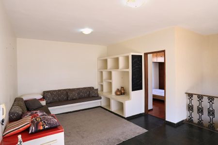 Apartamento à venda com 240m², 4 quartos e 2 vagas Apartamento à venda com 240m², 4 quartos e 2 vagasSala de TV