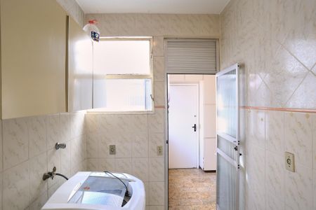 Apartamento à venda com 240m², 4 quartos e 2 vagas Apartamento à venda com 240m², 4 quartos e 2 vagasÁrea de Serviço