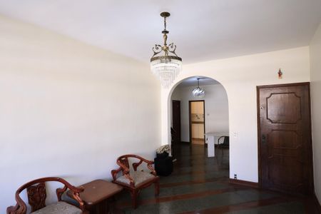 Apartamento à venda com 240m², 4 quartos e 2 vagas Apartamento à venda com 240m², 4 quartos e 2 vagasSala