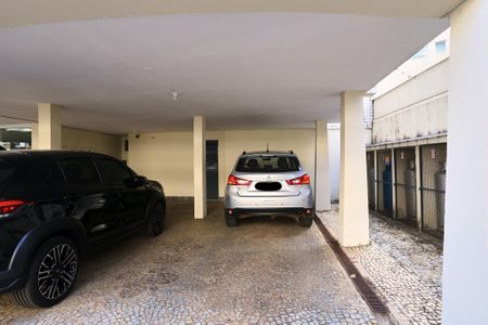 Apartamento à venda com 240m², 4 quartos e 2 vagas Apartamento à venda com 240m², 4 quartos e 2 vagasGaragem