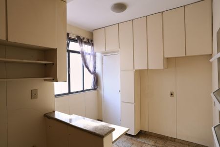 Apartamento à venda com 240m², 4 quartos e 2 vagas Apartamento à venda com 240m², 4 quartos e 2 vagasCozinha