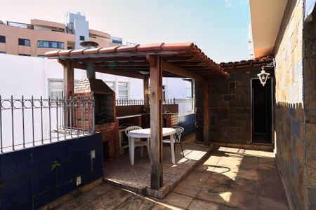 Apartamento à venda com 240m², 4 quartos e 2 vagas Apartamento à venda com 240m², 4 quartos e 2 vagasChurrasqueira