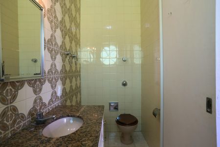 Apartamento à venda com 240m², 4 quartos e 2 vagas Apartamento à venda com 240m², 4 quartos e 2 vagasBanheiro da Suíte 1