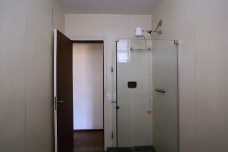 Apartamento à venda com 240m², 4 quartos e 2 vagas Apartamento à venda com 240m², 4 quartos e 2 vagasBanheiro Social