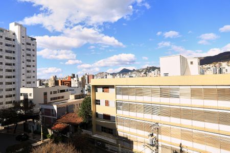 Apartamento à venda com 240m², 4 quartos e 2 vagas Apartamento à venda com 240m², 4 quartos e 2 vagasVista da Suíte 1