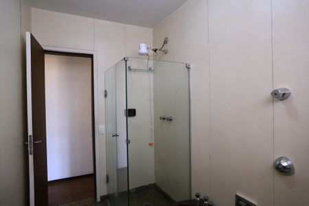Apartamento à venda com 240m², 4 quartos e 2 vagas Apartamento à venda com 240m², 4 quartos e 2 vagasBanheiro Social