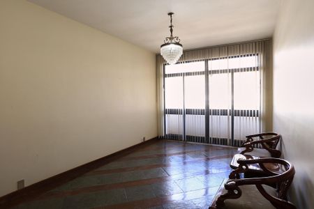 Apartamento à venda com 240m², 4 quartos e 2 vagas Apartamento à venda com 240m², 4 quartos e 2 vagasSala