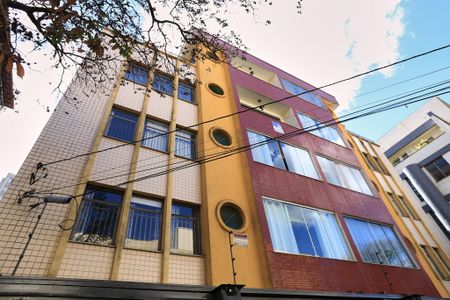 Apartamento à venda com 240m², 4 quartos e 2 vagas Apartamento à venda com 240m², 4 quartos e 2 vagasFachada