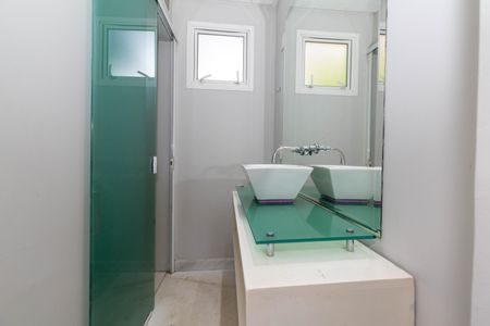 Casa para alugar com 220m², 3 quartos e 6 vagasBanheiro 2