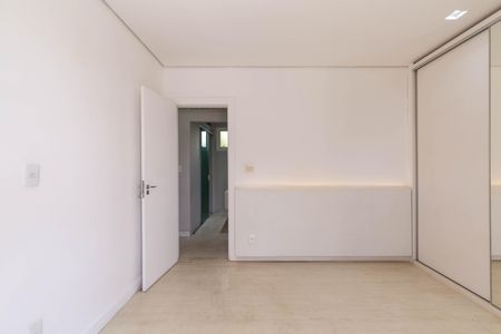 Casa para alugar com 220m², 3 quartos e 6 vagasQuarto