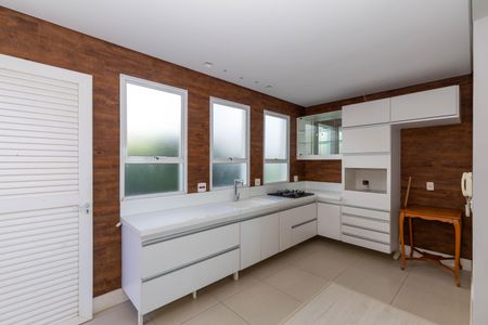 Casa para alugar com 220m², 3 quartos e 6 vagasCozinha