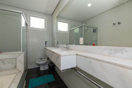 Casa para alugar com 220m², 3 quartos e 6 vagasBanheiro