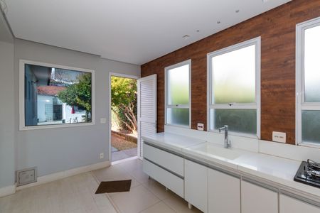 Casa para alugar com 220m², 3 quartos e 6 vagasCozinha