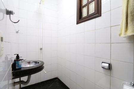 Casa à venda com 251m², 3 quartos e 3 vagasBanheiro de serviço