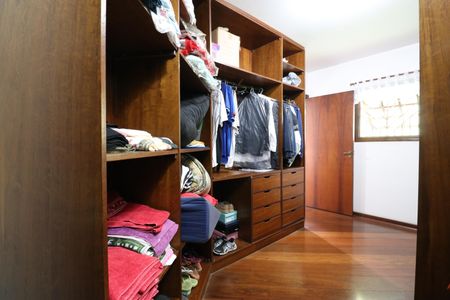 Casa à venda com 251m², 3 quartos e 3 vagasQuarto 2