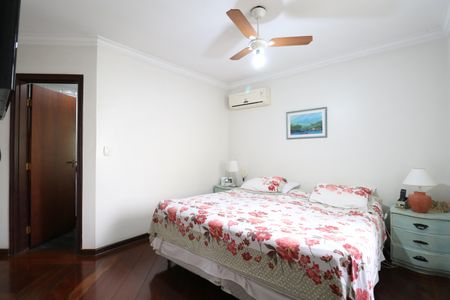 Casa à venda com 251m², 3 quartos e 3 vagasSuíte 3