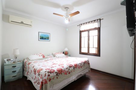 Casa à venda com 251m², 3 quartos e 3 vagasSuíte 3