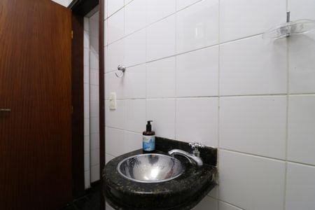 Casa à venda com 251m², 3 quartos e 3 vagasBanheiro de serviço