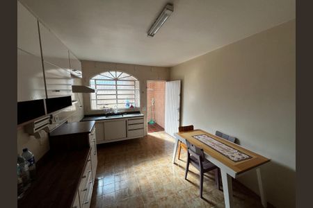 Casa à venda com 125m², 3 quartos e 2 vagasCozinha