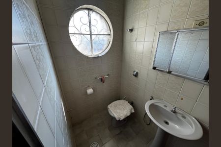 Casa à venda com 125m², 3 quartos e 2 vagasBanheiro