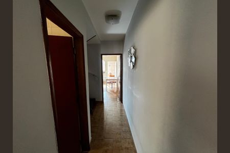 Casa à venda com 125m², 3 quartos e 2 vagasCorredor