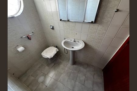 Casa à venda com 125m², 3 quartos e 2 vagasBanheiro