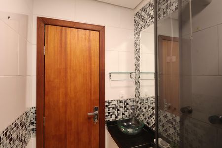 Casa de condomínio à venda com 50m², 2 quartos e 2 vagasBanheiro Social