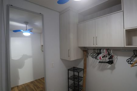 Casa de condomínio à venda com 50m², 2 quartos e 2 vagasCloset do quarto