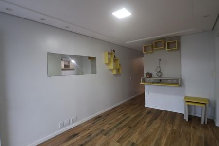 Sala de casa de condomínio à venda com 2 quartos, 50m² em Mato Grande, Canoas