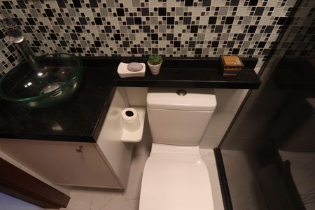 Casa de condomínio à venda com 50m², 2 quartos e 2 vagasBanheiro Social