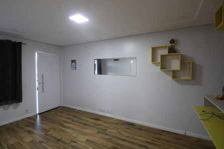 Sala de casa de condomínio à venda com 2 quartos, 50m² em Mato Grande, Canoas