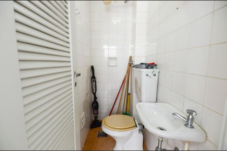 Apartamento à venda com 167m², 3 quartos e 2 vagasBanheiro de Serviço