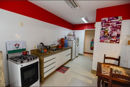 Apartamento à venda com 167m², 3 quartos e 2 vagasCozinha