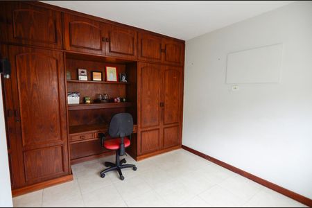 Apartamento à venda com 167m², 3 quartos e 2 vagasQuarto 2